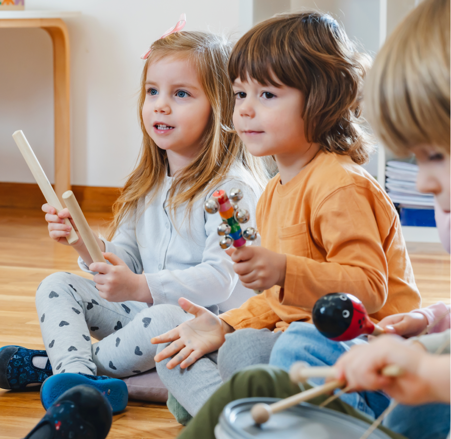 dzieci na zajęciach muzycznych.Przedszkole z zajęciami muzycznymi w Wejherowie, Urwis